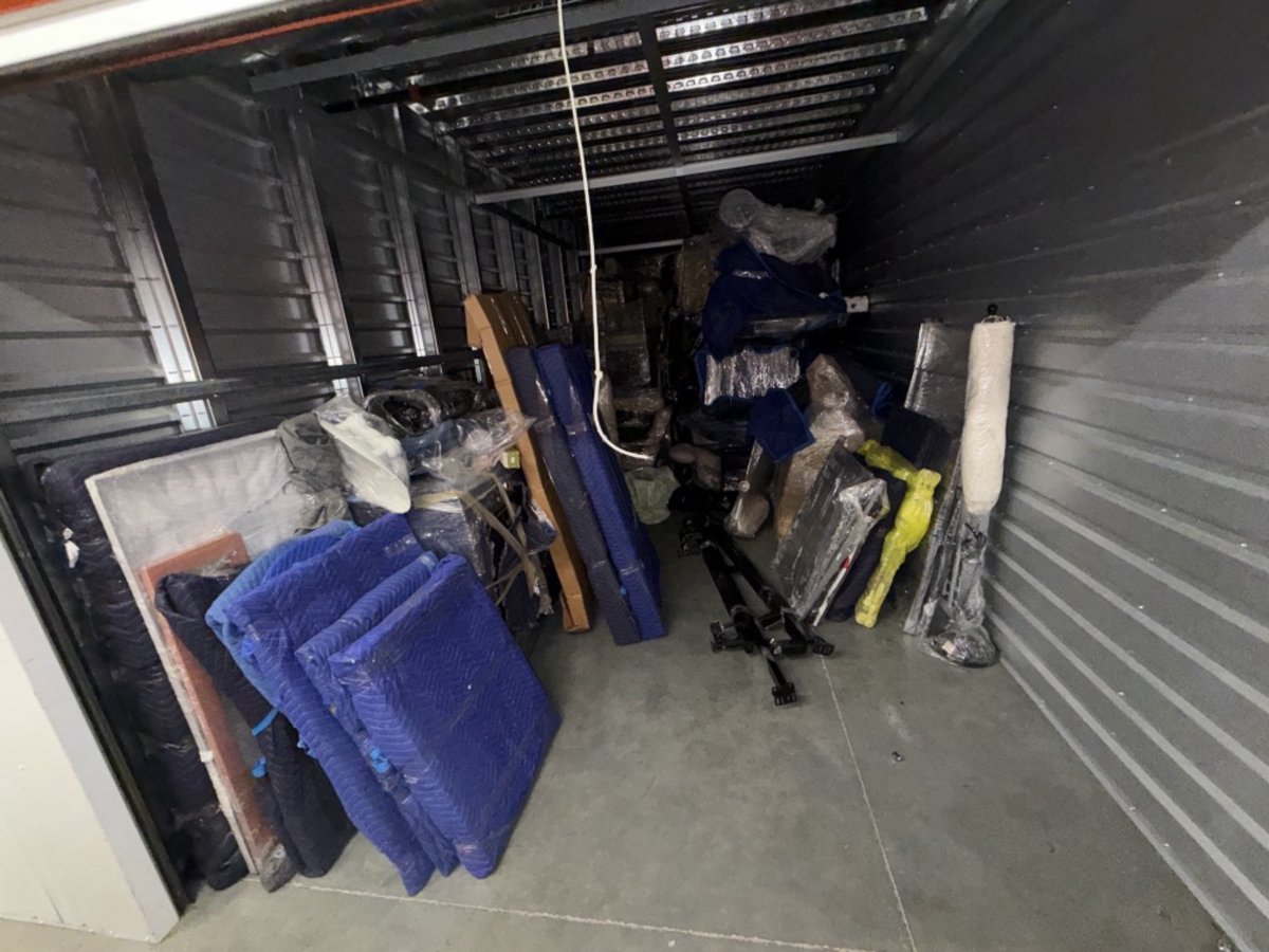 10 x 30 storage unit in Northridge, CA