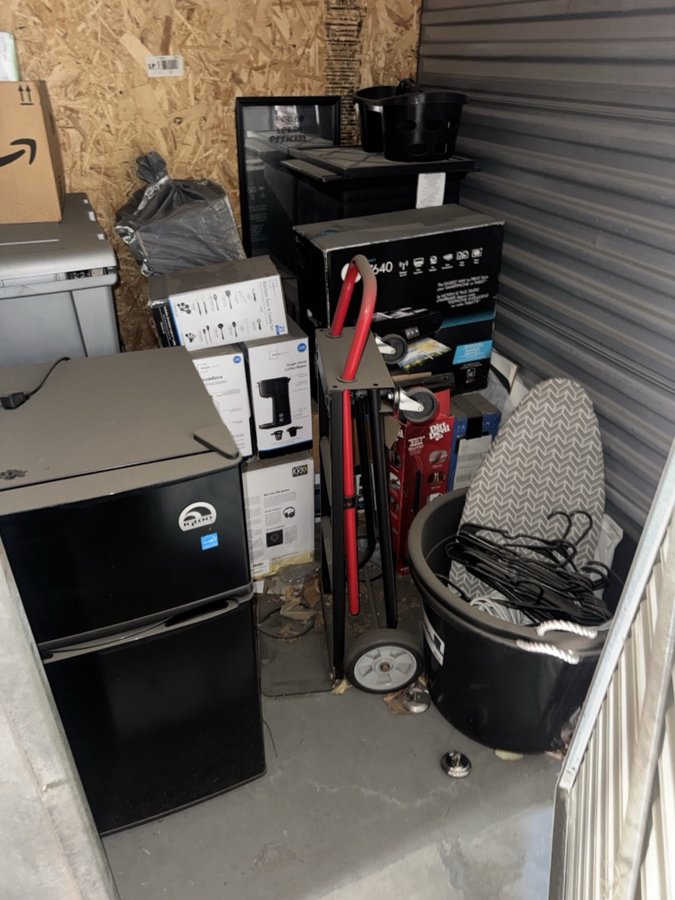 5 x 5 storage unit in Northridge, CA