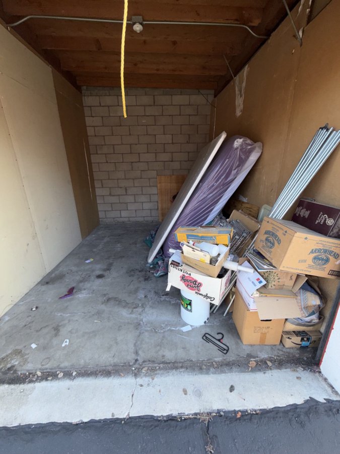 10 x 13 storage unit in Northridge, CA