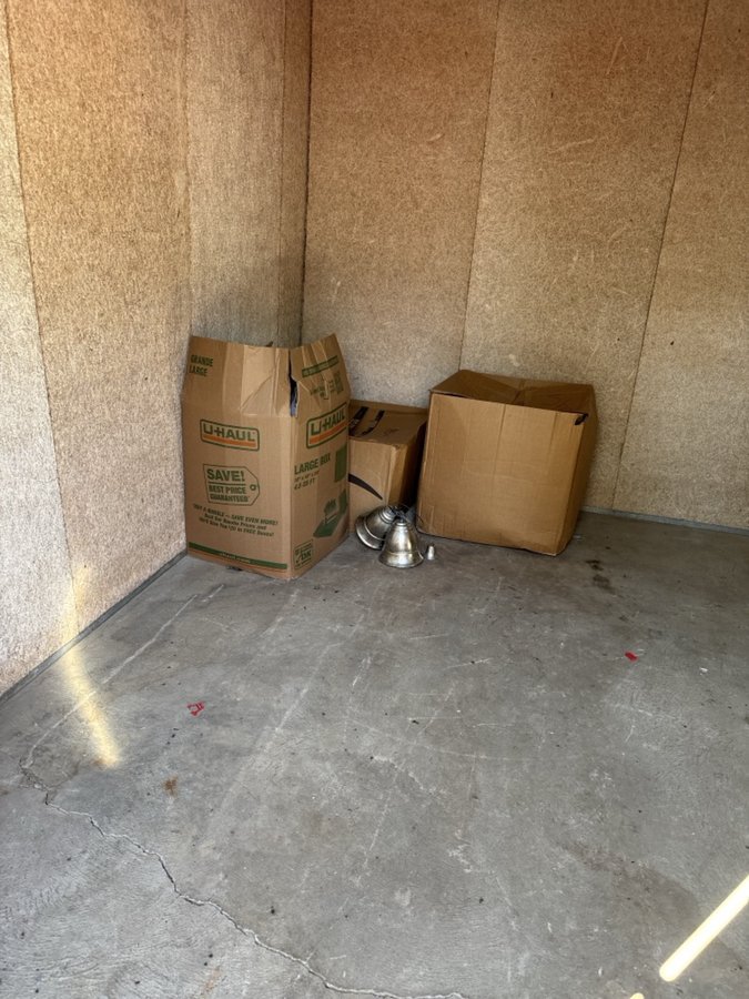 10 x 12 storage unit in Florissant, MO