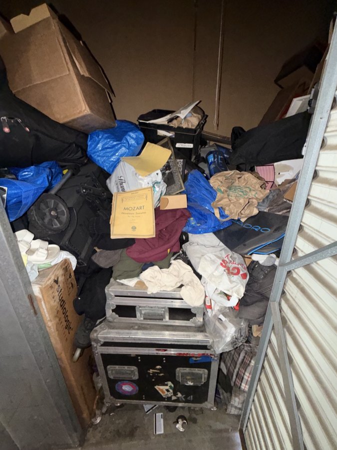 5 x 8 storage unit in Northridge, CA