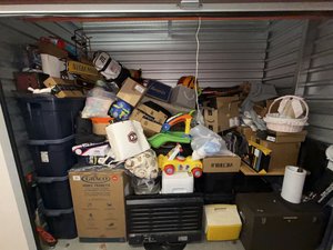 10 x 5 storage unit in Northridge, CA