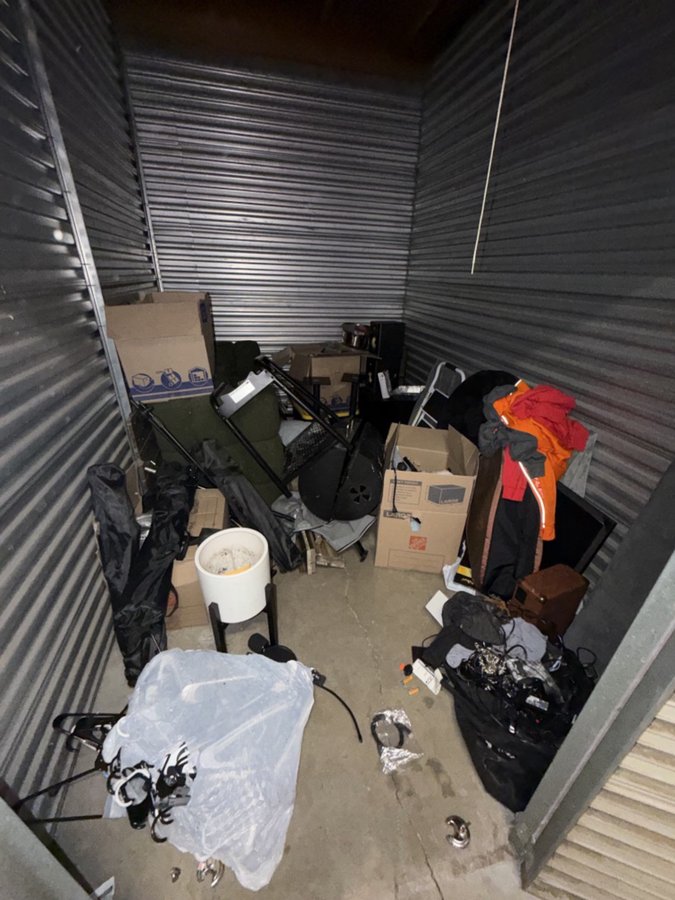 7 x 10 storage unit in Northridge, CA