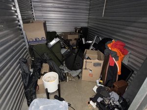 7 x 10 storage unit in Northridge, CA