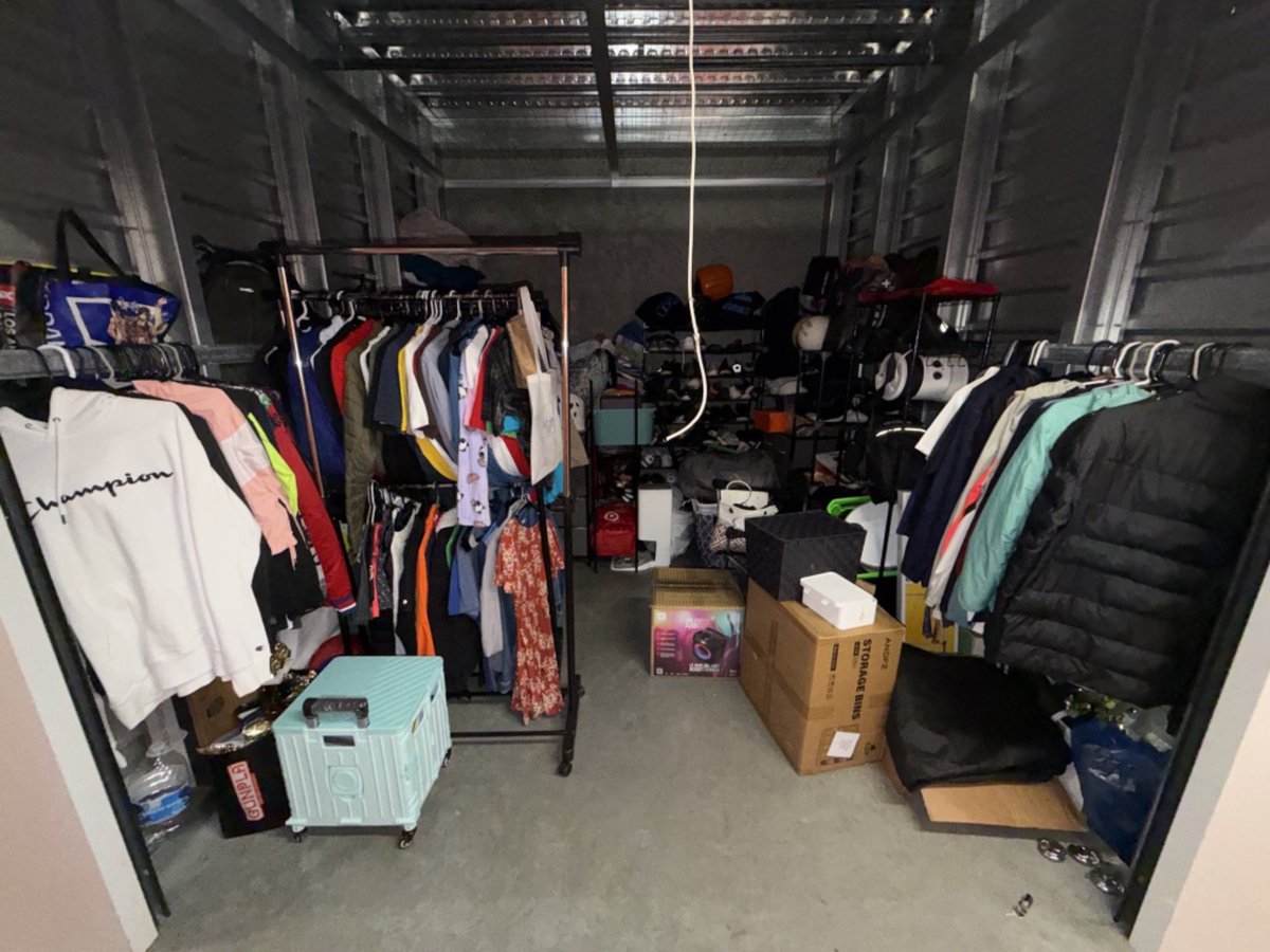 10 x 10 storage unit in Northridge, CA