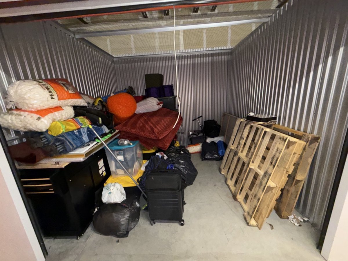10 x 10 storage unit in Northridge, CA
