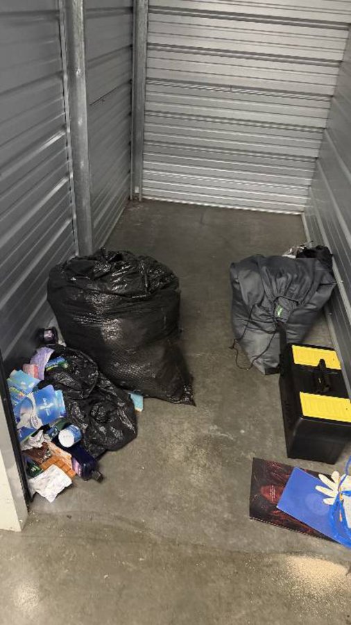5 x 10 storage unit in Sacramento, CA