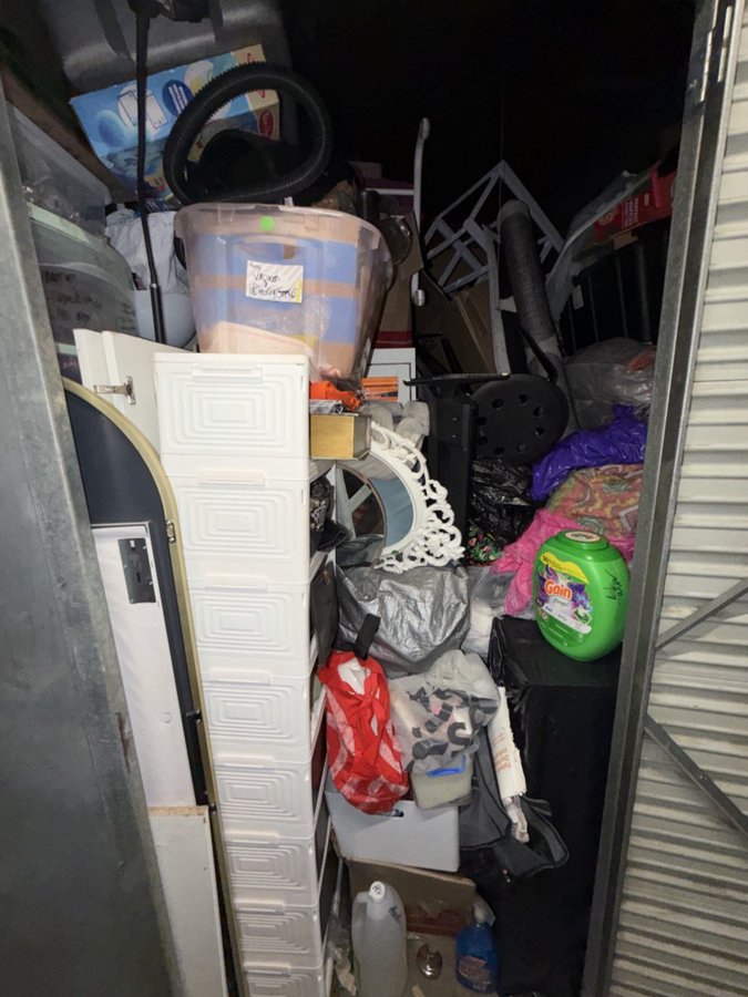 7 x 10 storage unit in Northridge, CA