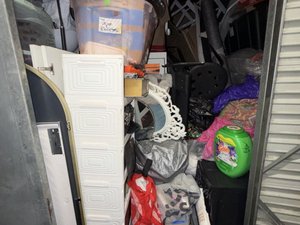 7 x 10 storage unit in Northridge, CA