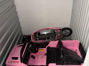 5 x 5 storage unit in Northridge, CA