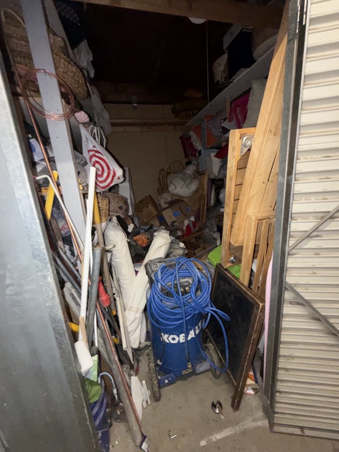 7 x 10 storage unit in Northridge, CA
