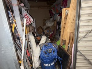 7 x 10 storage unit in Northridge, CA