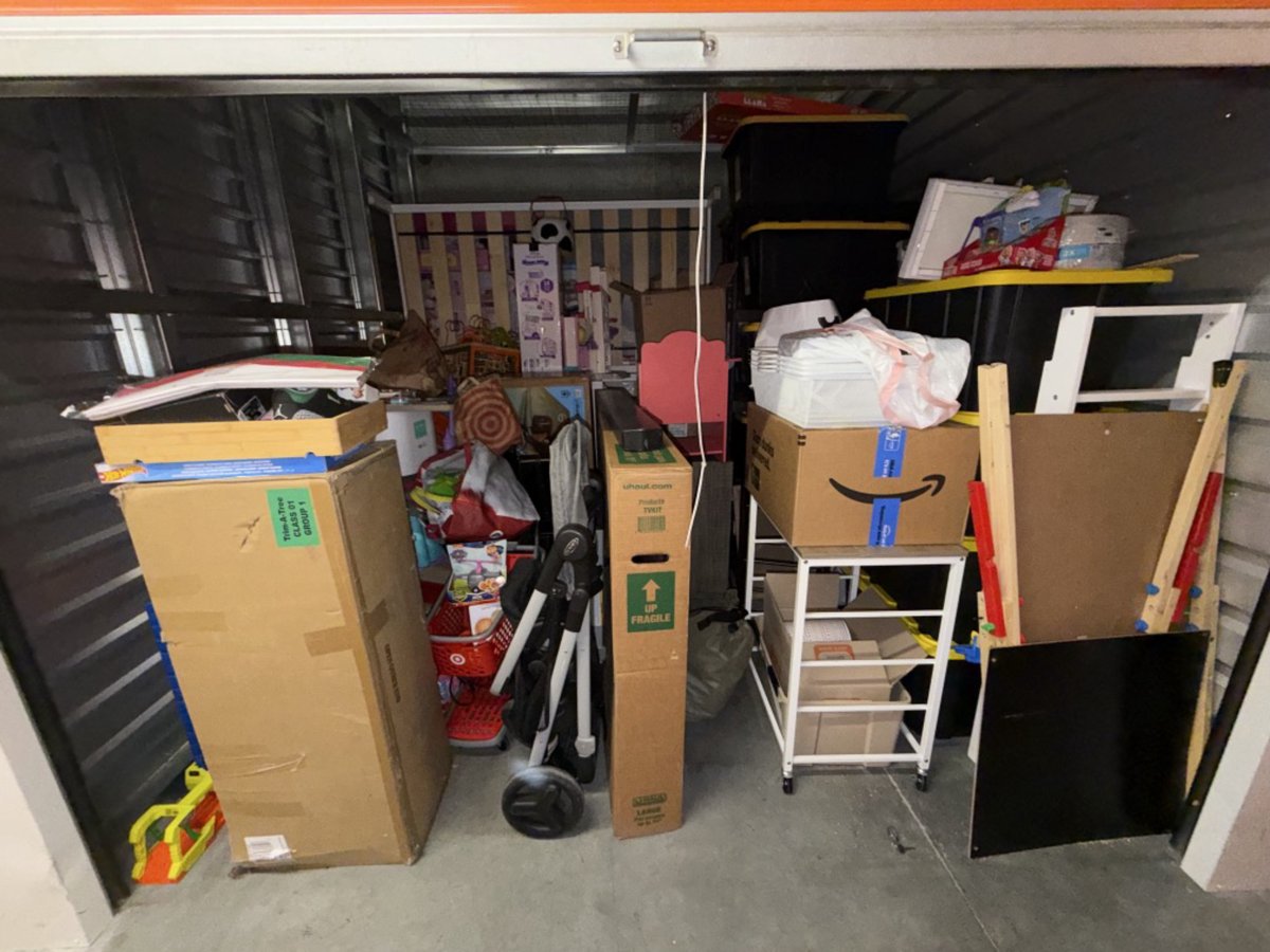 10 x 10 storage unit in Northridge, CA