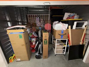 10 x 10 storage unit in Northridge, CA