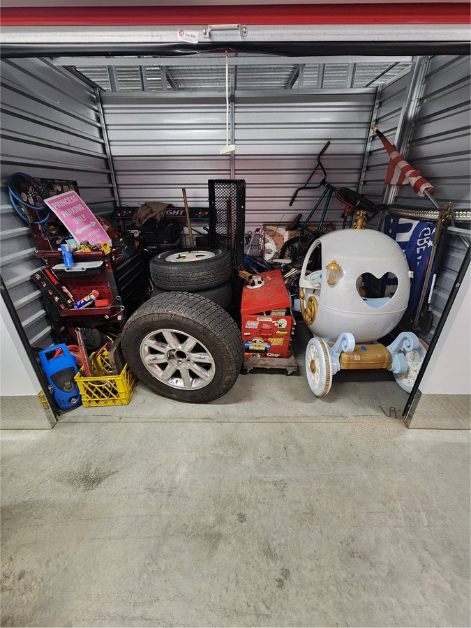 10 x 7 storage unit in Maple Shade, NJ