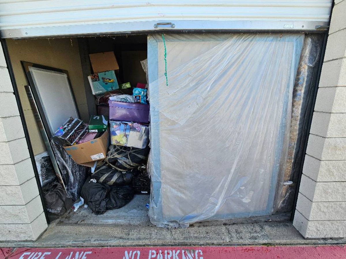 10 x 10 storage unit in Desoto, TX