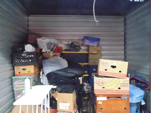 10 x 10 storage unit in Ventura, CA
