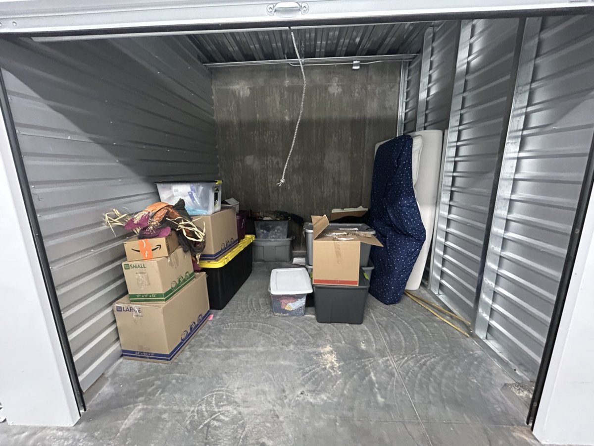 10 x 10 storage unit in North Las Vegas, NV