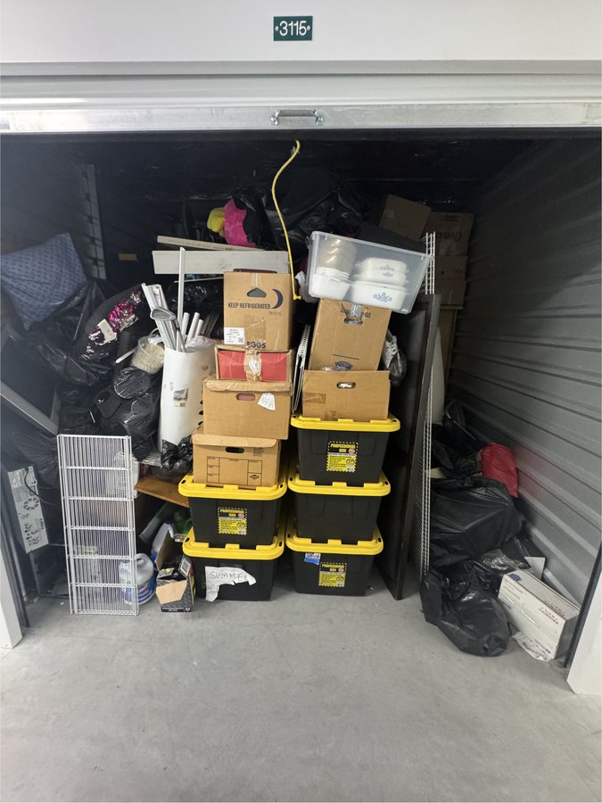10 x 10 storage unit in Bronx, NY