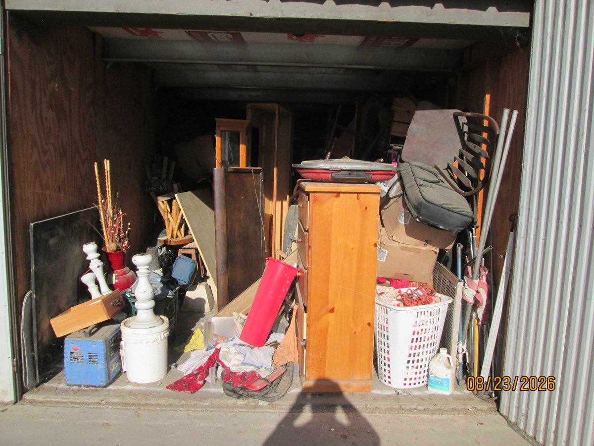 10 x 30 storage unit in Bakersfield, CA