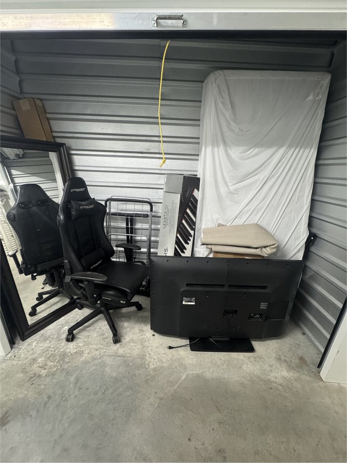 10 x 2 storage unit in Bronx, NY