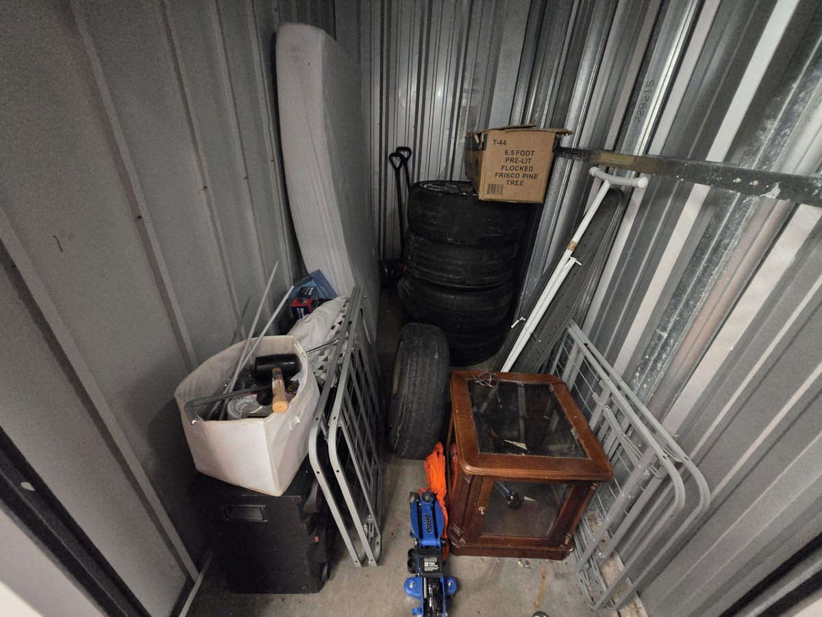 5 x 10 storage unit in Des Moines, IA