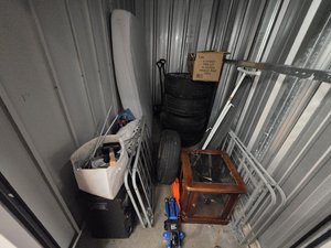 5 x 10 unit in Des Moines