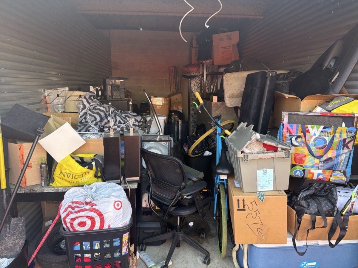 10 x 20 storage unit in Orlando, FL