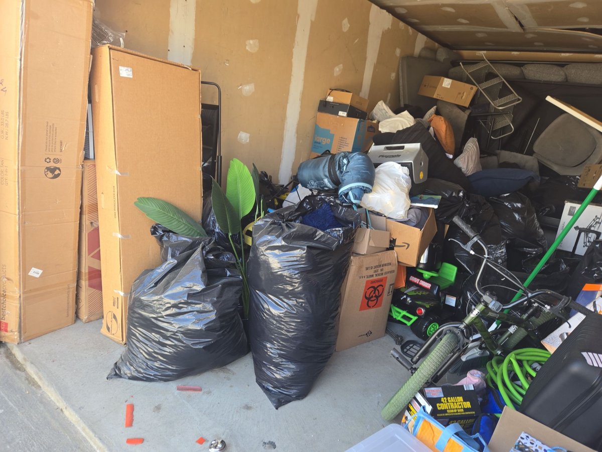 10 x 20 storage unit in Laurel, MD