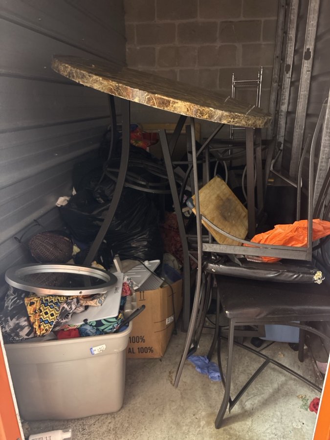 5 x 10 storage unit in Orlando, FL