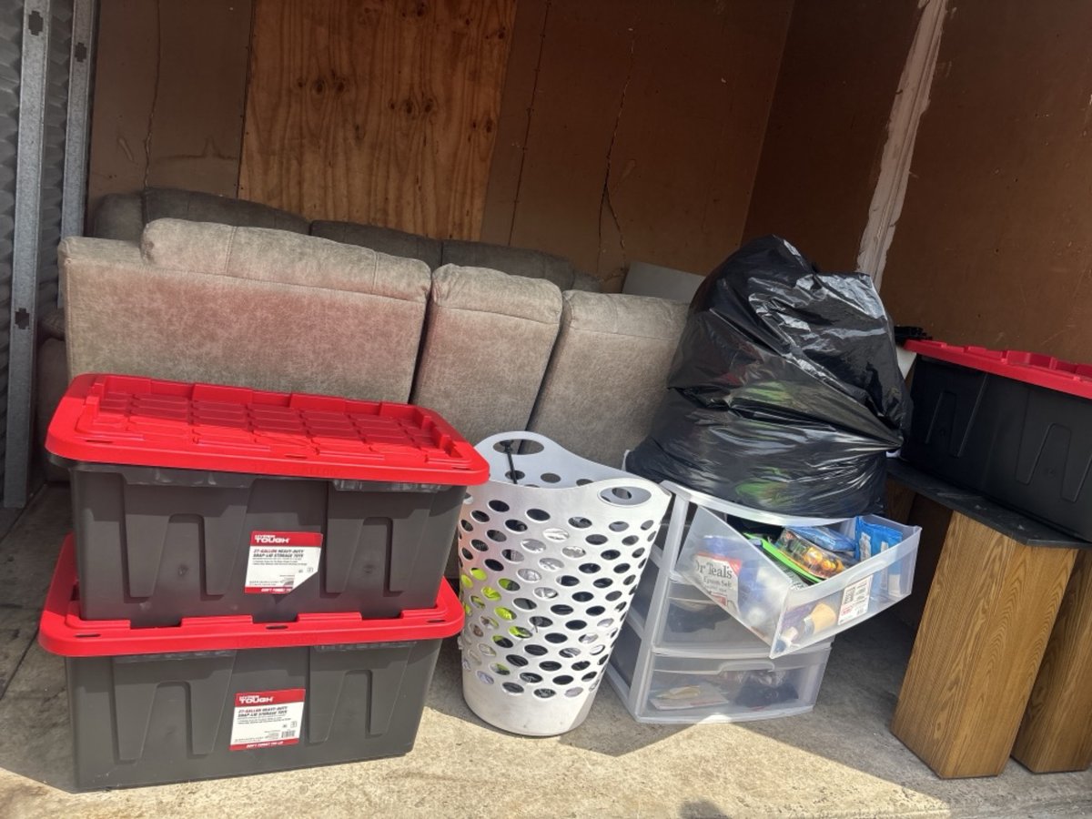 10 x 10 storage unit in Orlando, FL