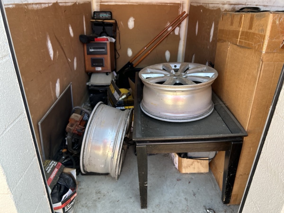 5 x 10 storage unit in Fayetteville, NC