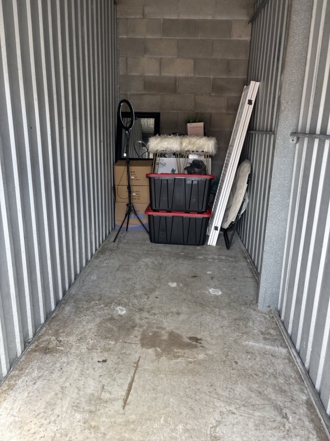 5 x 15 storage unit in Orlando, FL
