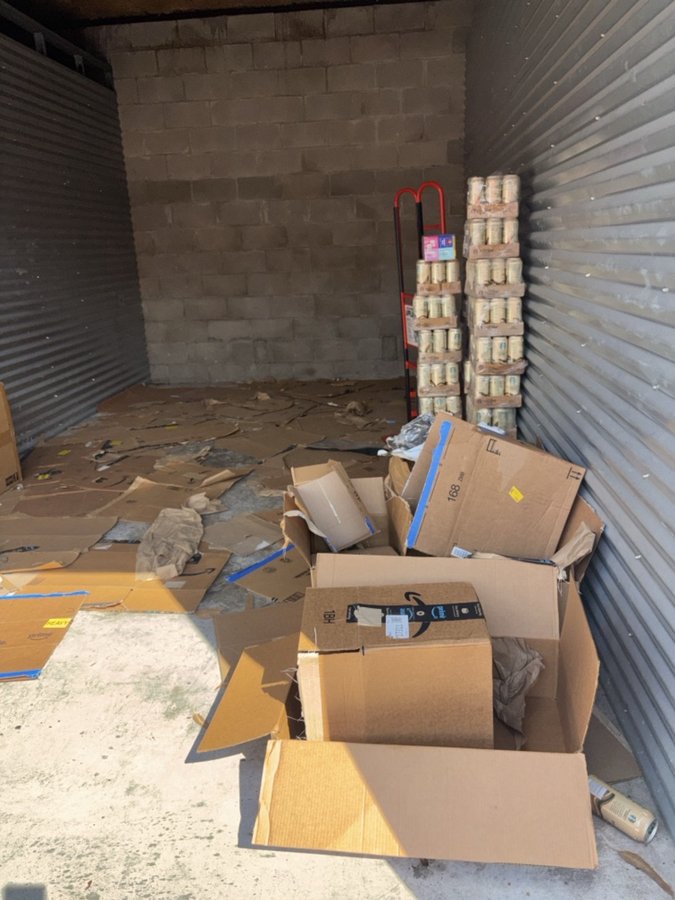 10 x 20 storage unit in Orlando, FL