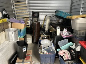 10 x 10 storage unit in Fayetteville, NC