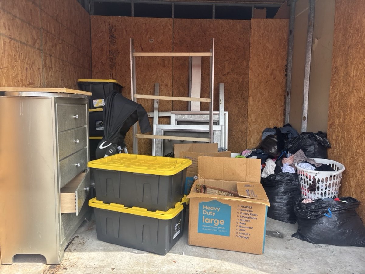10 x 10 storage unit in Orlando, FL