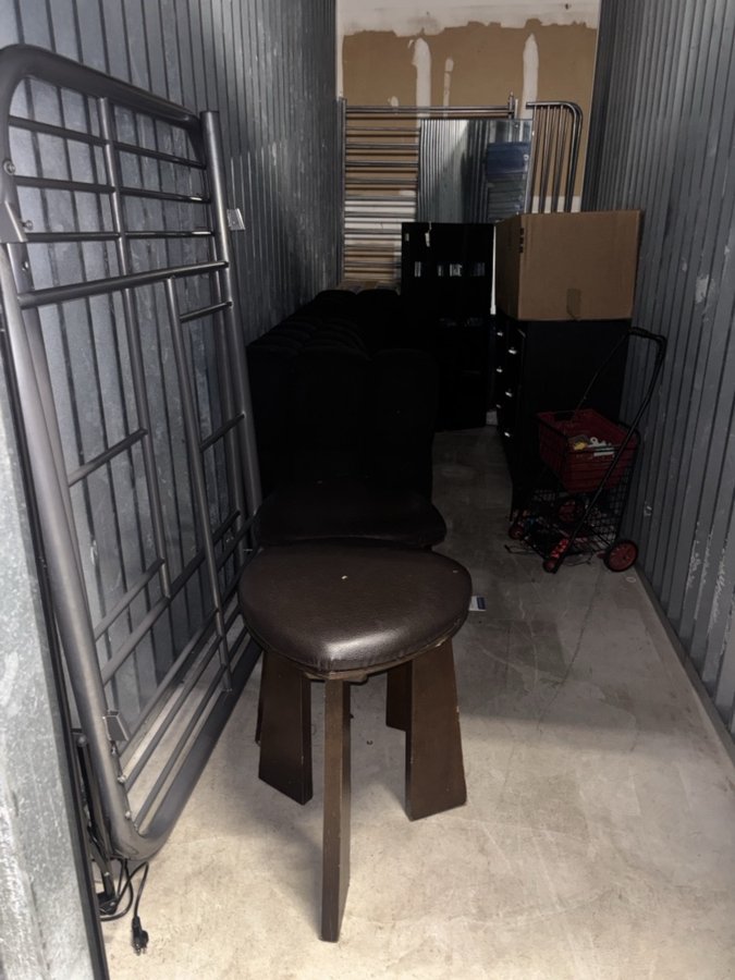 5 x 15 storage unit in Orlando, FL