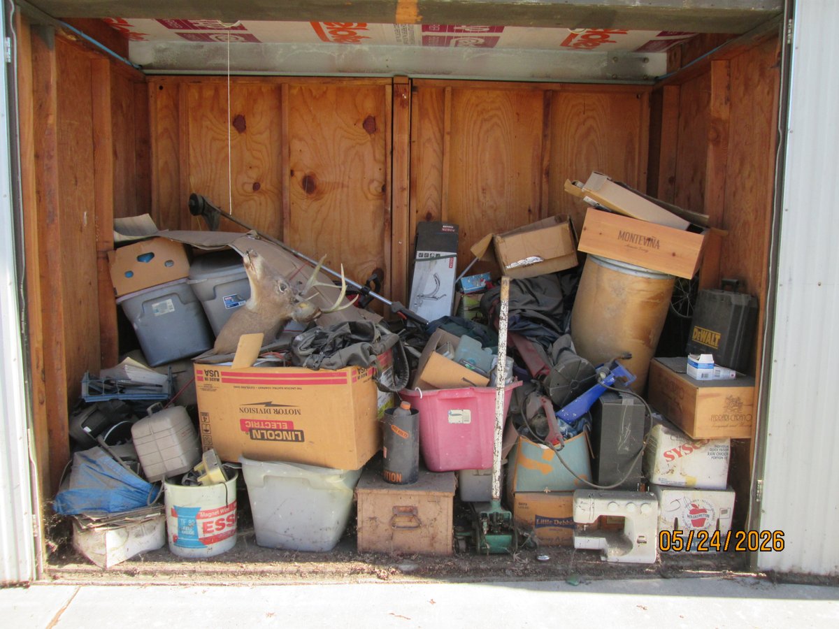 10 x 5 storage unit in Bakersfield, CA