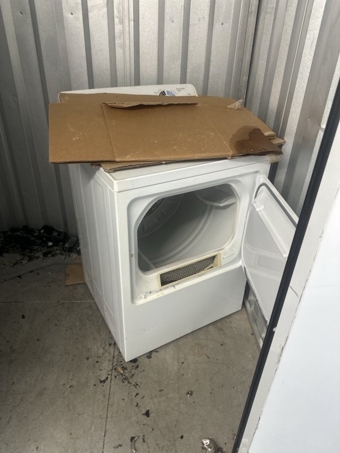 15 x 5 storage unit in Fayetteville, NC