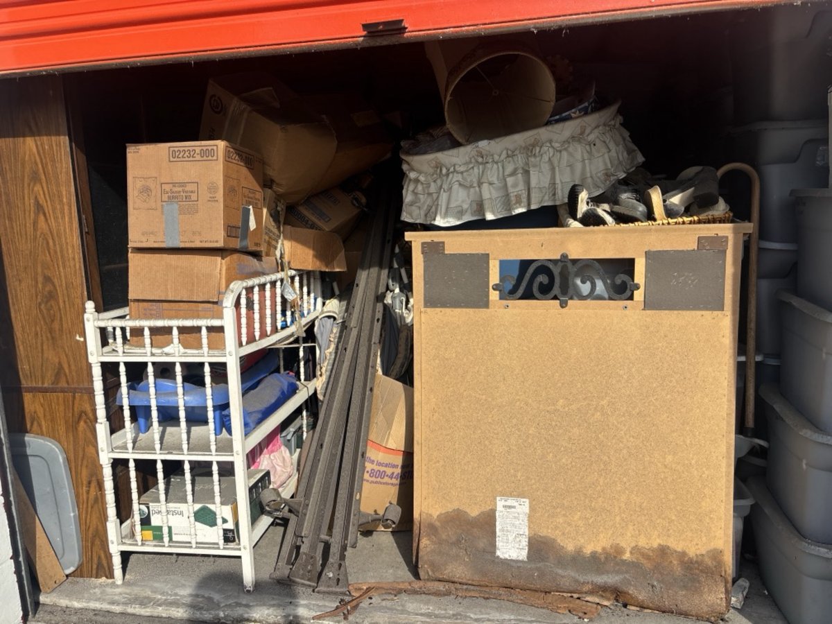 10 x 20 storage unit in Orlando, FL