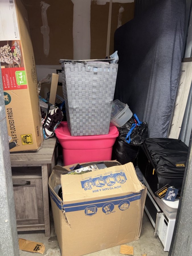 5 x 10 storage unit in Orlando, FL
