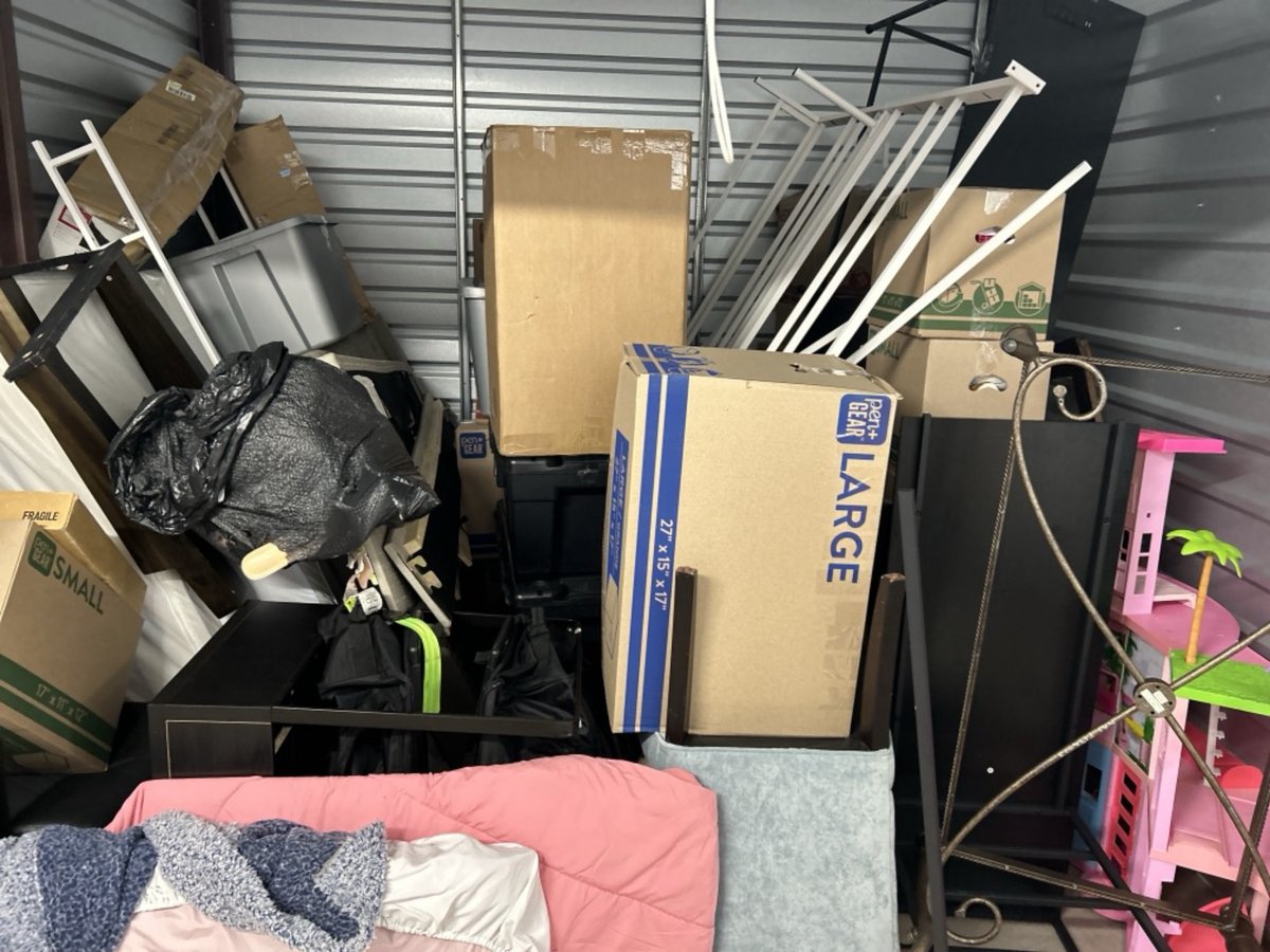 10 x 10 storage unit in Fayetteville, NC