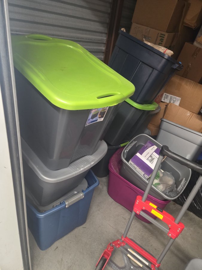 10 x 10 storage unit in Odenton, MD