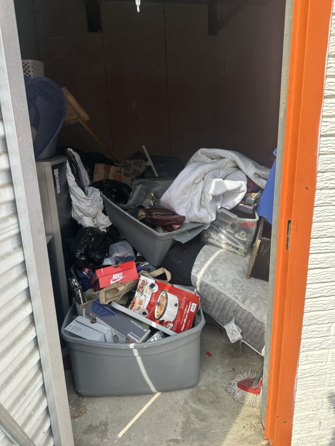 10 x 12 storage unit in Florissant, MO