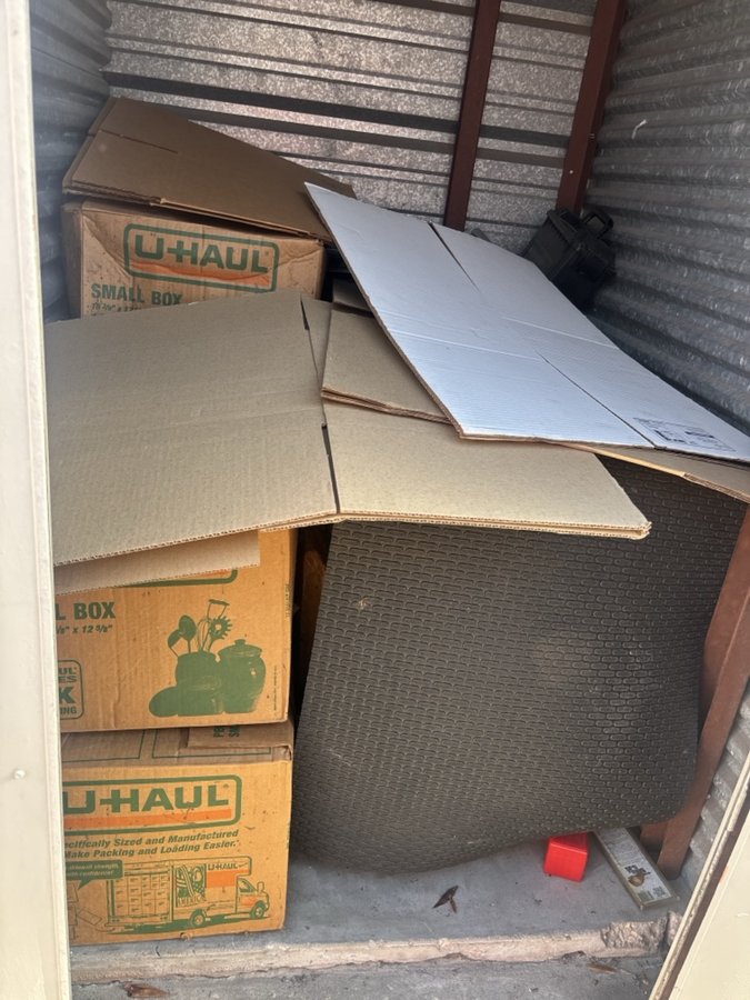 4 x 5 storage unit in Orlando, FL