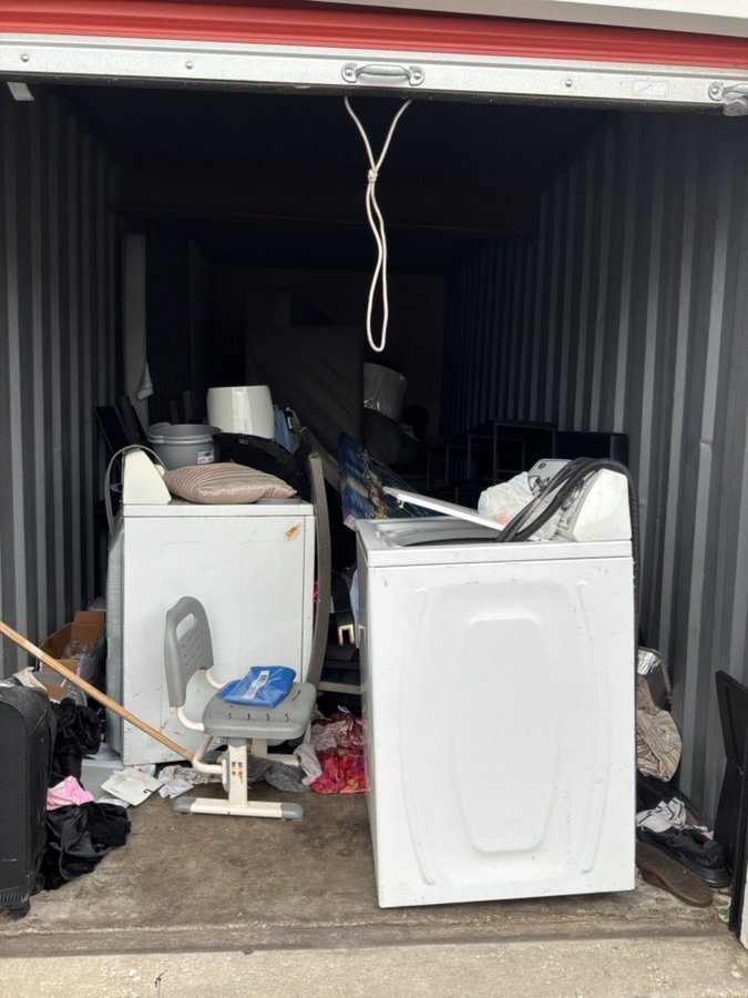 7 x 20 storage unit in Orlando, FL