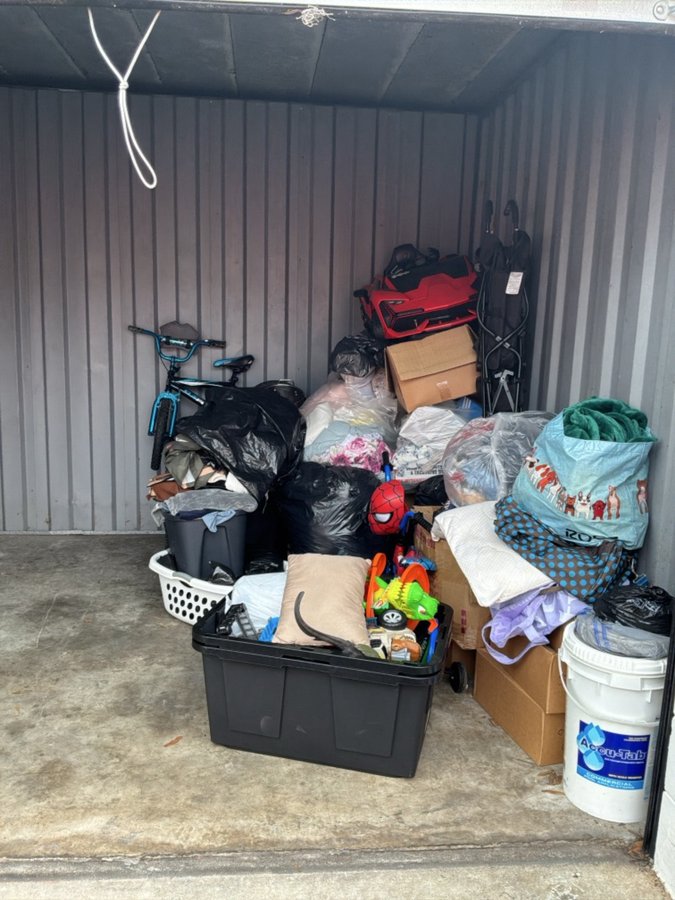 10 x 10 storage unit in Orlando, FL