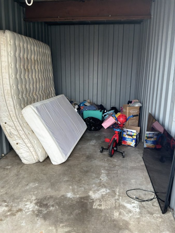7 x 15 storage unit in Orlando, FL
