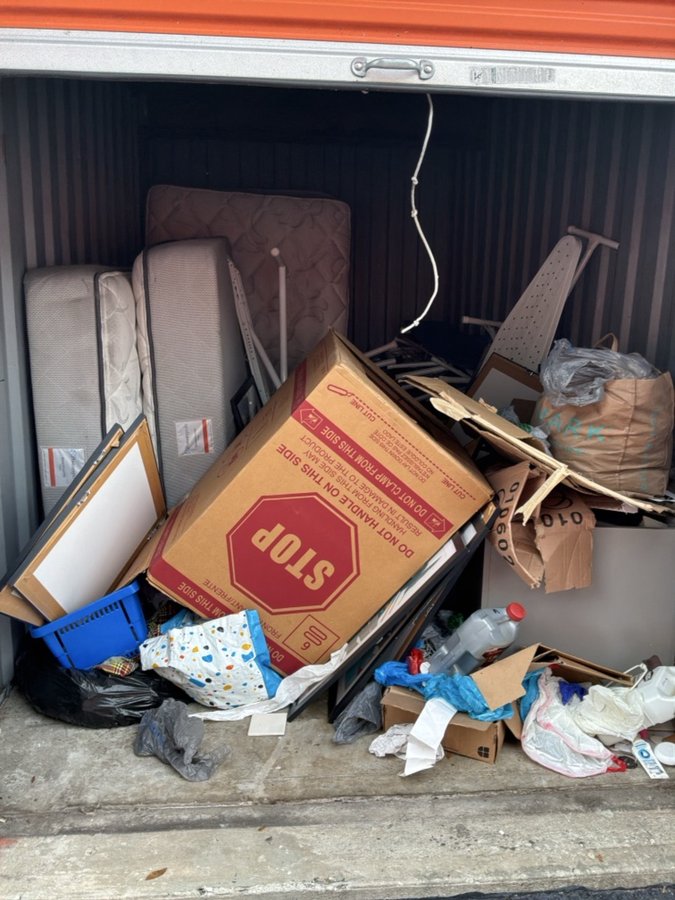7 x 15 storage unit in Orlando, FL