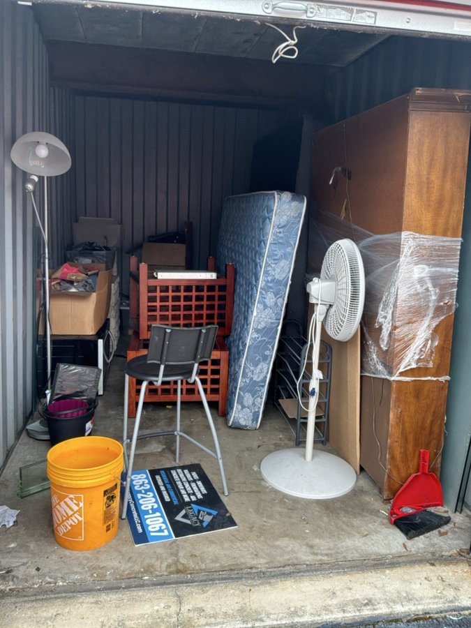 7 x 15 storage unit in Orlando, FL